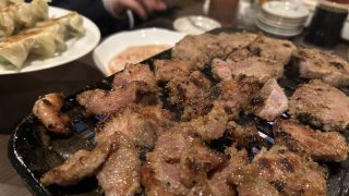 「おたゑ」の『手作り餃子・ホルモン』（早出町）