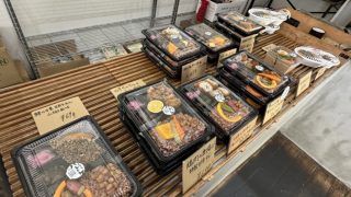 「農家の店ハレとけ」の『山芋タルタルのチキン南蛮』（和合町）