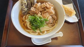 「圧力釜もっちりうどん 福桝屋」の『圧力釜で茹でたもっちりうどん』（三ヶ日町）