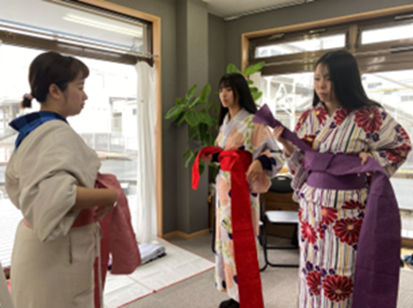着物の魅力を後世に継承していく会社 (にゃん)