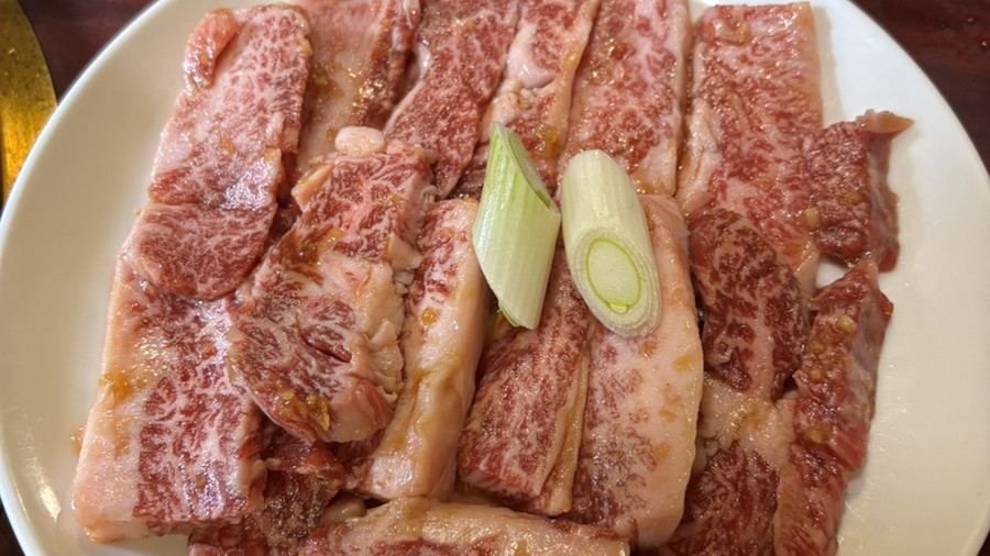 「焼肉えん」の『カルビ・ロース』など(西伊場)