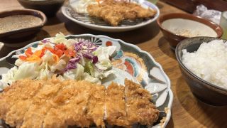 「美術館のような とんかつ やなせ」の『竹ロース・竹ヒレ』（海老塚）