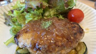 「Cafe&Bakery Sora」の『ハンバーグプレート・そら膳』（安新町）