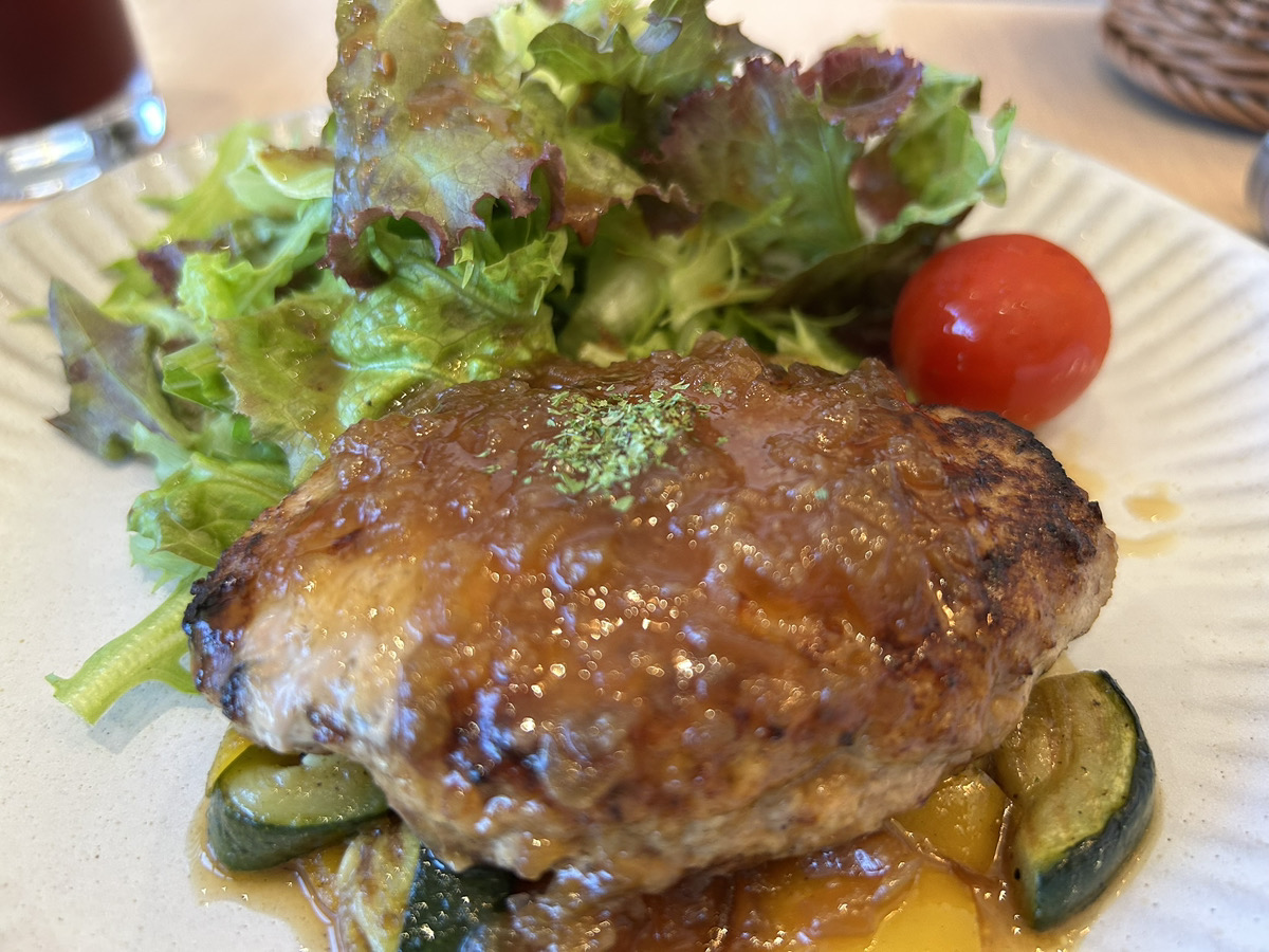 「Cafe&Bakery Sora」の『ハンバーグプレート・そら膳』（安新町）