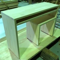 オリジナルのパソコン台を作ってもらったよ！